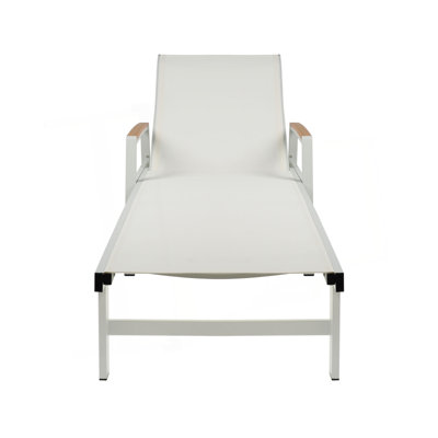 CHAISE LUNGE
