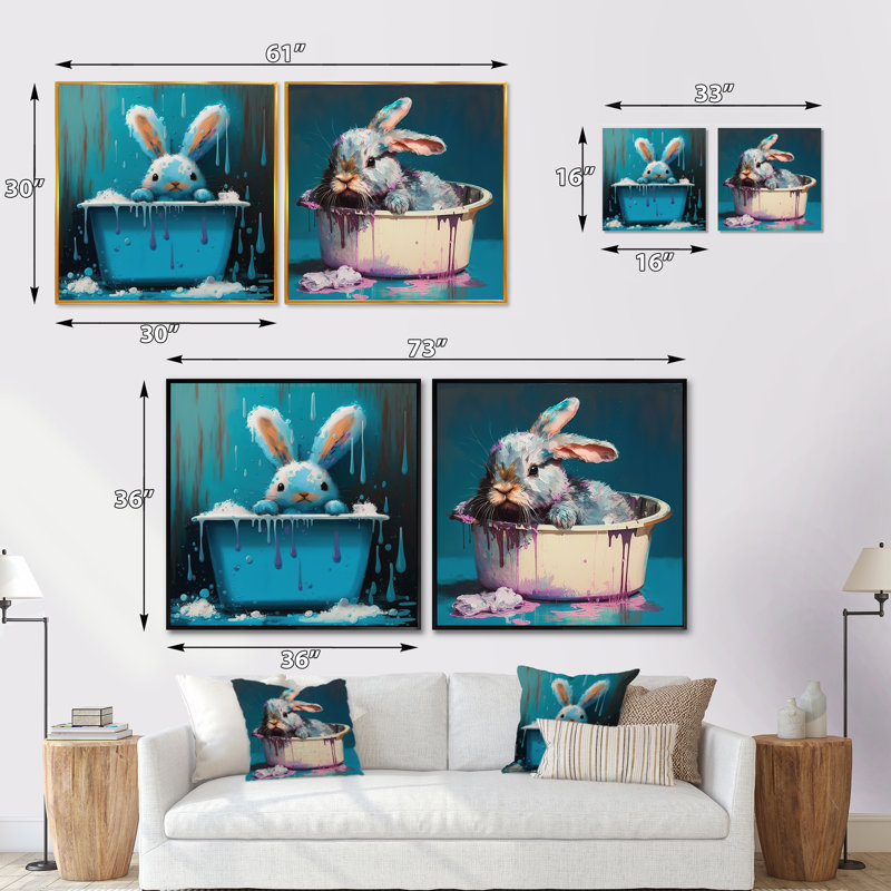 «Happy Blue Bunny In The Bath», ensemble de 2 animaux carrés, H 16 po x l 33 po, Cadre flottant doré