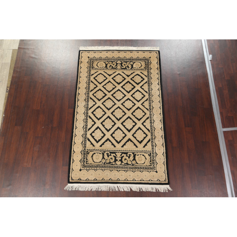 Tapis noué à la main unique en son genre