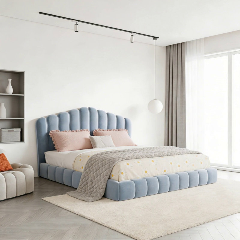 Grand lit tapissier en velours, Bleu clair