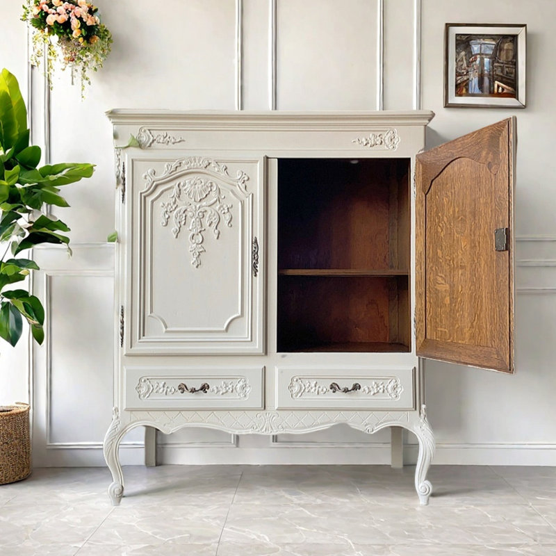 Armoire de rangement sculptée de style européen