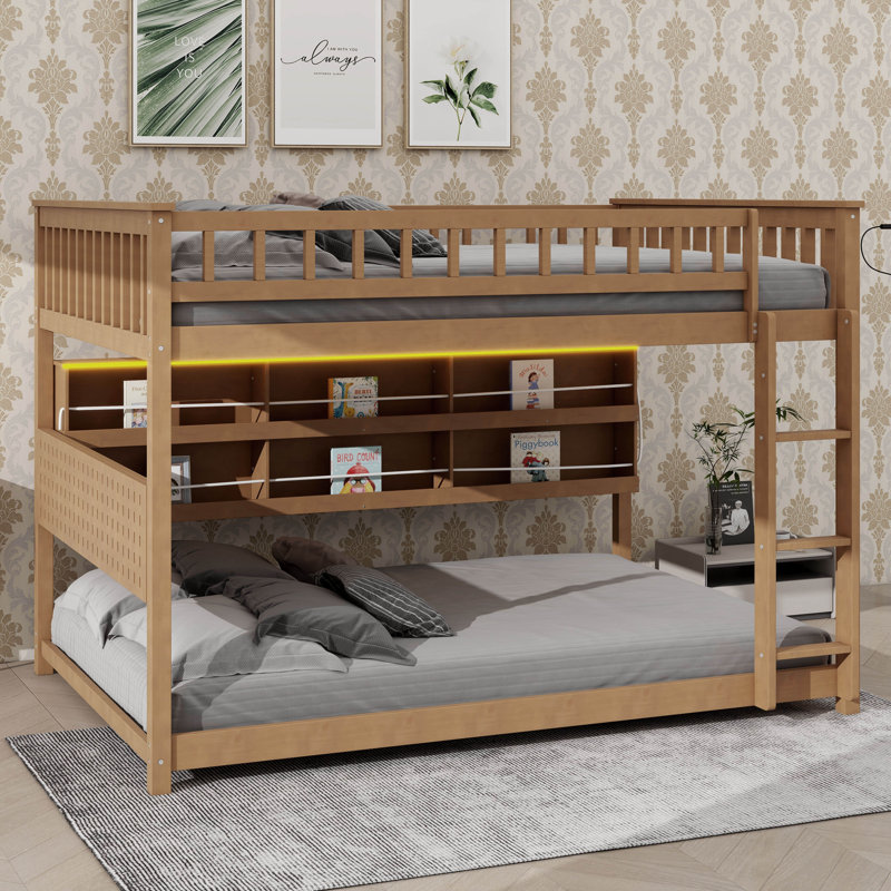 Lit superposé double au-dessus de double avec tablettes intégrées, éclairage réglable et panneaux perforés, Brun