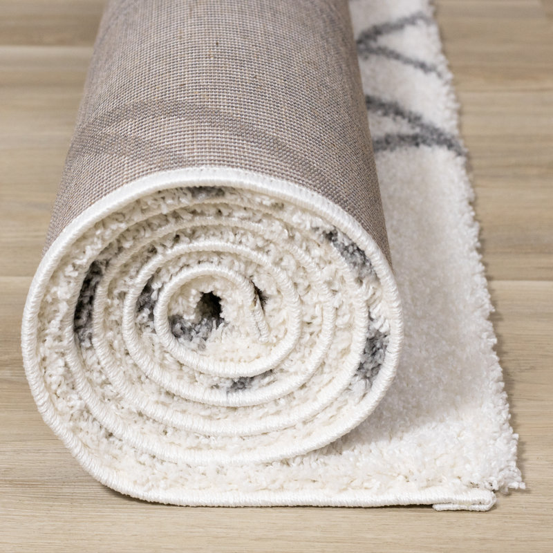 Tapis blanc à motif géométrique Agnetha, Rectangle 5 pi 3 po x 7 pi 7 po