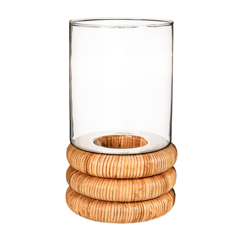 Vase en verre avec base en rotin, H 13 po x l 7,5 po x P 7,5 po
