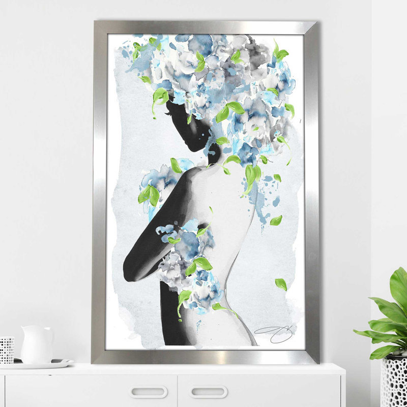«Nude In Blue Florals (Vertical)» par By Jodi - impression, H 27,5 po x l 21,5 po x P 0,75 po, Encadrement argenté