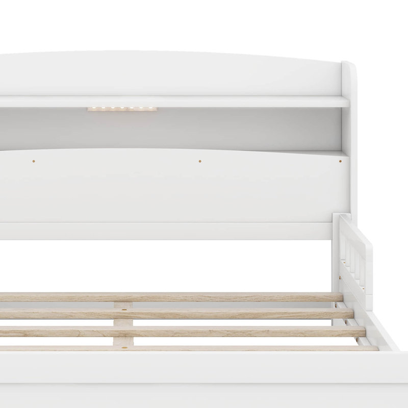 Structure de lit double avec rails, lit en bois avec capteur de mouvement à DEL et tête de lit bibliothèque, lit plateforme avec support à lattes