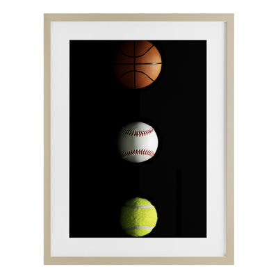 «Sports Balls Spotlight», reproduction encadrée sous verre, conception de Jesse Keith