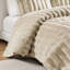 Édredon très grand côtelé en fausse fourrure très grand avec 2 taies décoratives taupe assorties de couleur très moelleuse - motif texturé, bourre