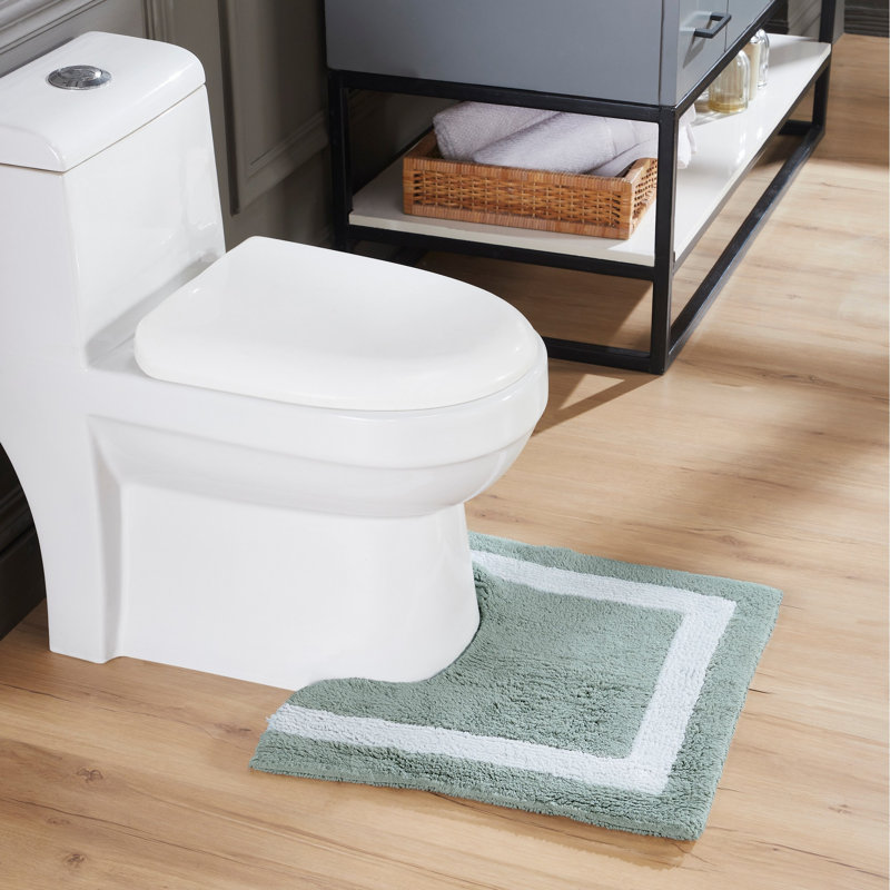 Tapis pour salle de bain Widman, Contour 20 po x 20 po, Bleu / blanc