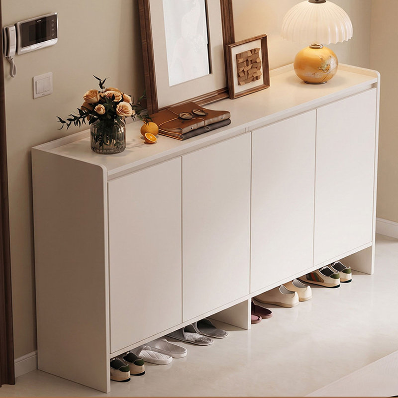 Meuble à chaussures moderne de couleur crème, 39.37"H x  70.87"W x  13.78"D