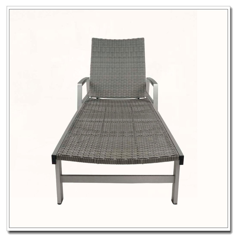 CHAISE LOUNGE