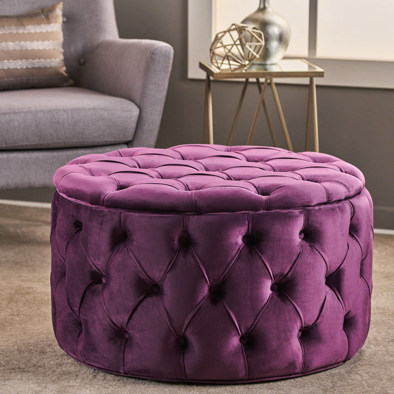 Velours fuchsia avec un éclat subtil et un agencement de couleurs élégantes