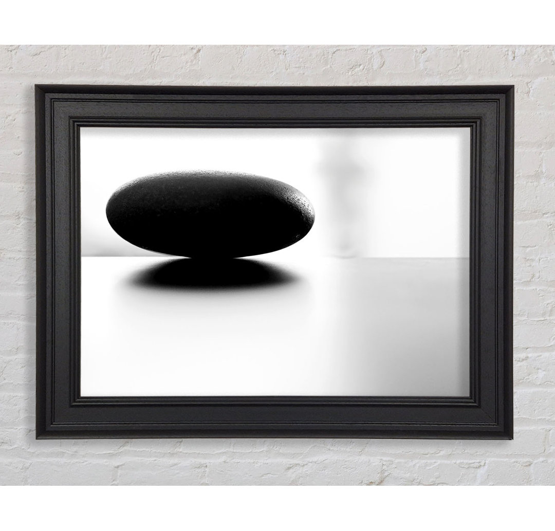 Gerahmtes Wandbild The Balance Of A Black Stone