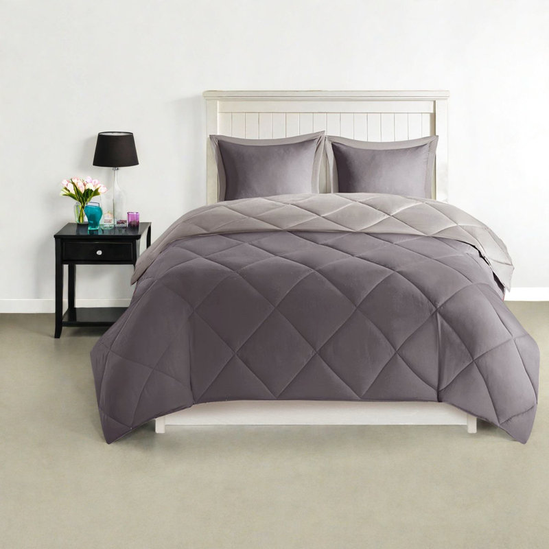 Ensemble de literie réversible pour très grand lit avec duvet synthétique hypoallergénique, conception matelassée moderne