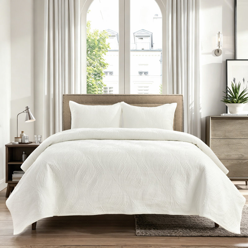 Pointehaven Scroll design Velvet Quilt Set King/California King White, White, King/California King