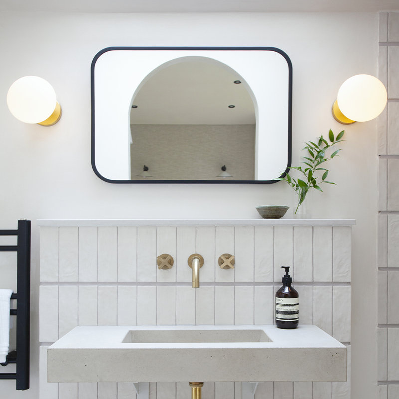 Lochan 1 - Light Armed Sconce, Brass