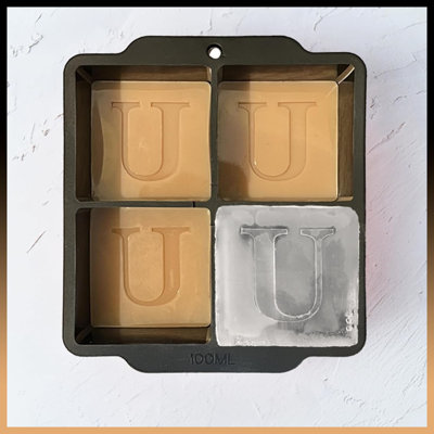 Moule à glaçons personnalisé en forme de U avec monogramme - grand plateau de glace en silicone de 2 pouces, cadeau personnalisé parfait (idéal pour les cocktails, le whisky et les boissons),