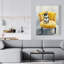 Fauteuil Chihuahua à poils longs sur jaune