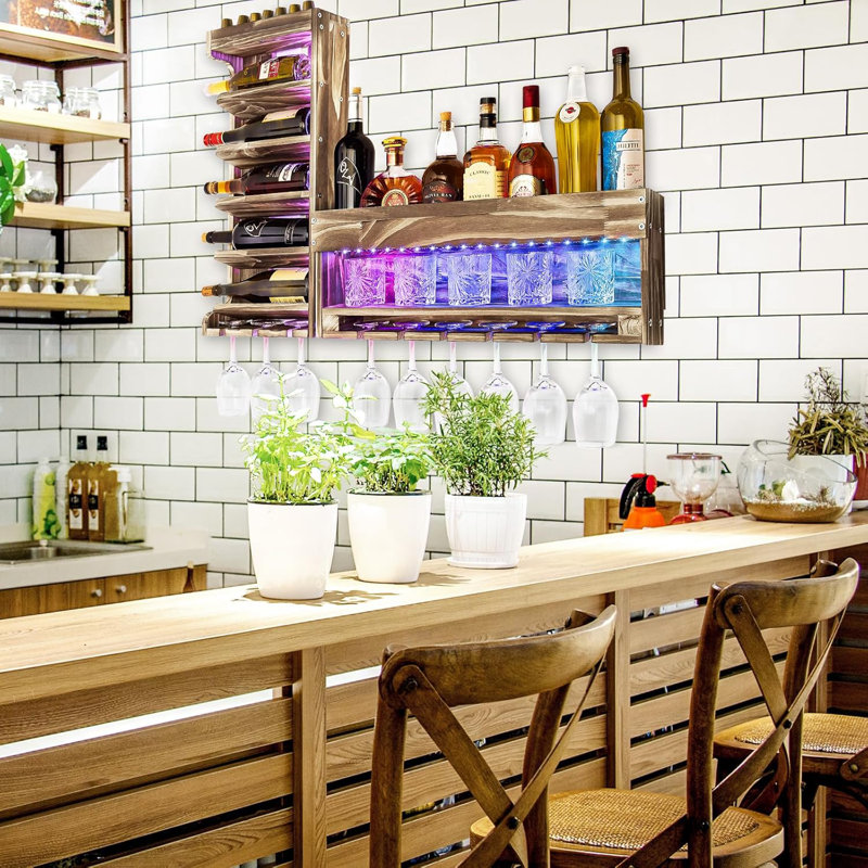 Porte-bouteilles de vin avec éclairage mural à DEL en bois, étagère à alcool avec porte-verres à pied en verre rustique, rangement pour boissons alcoolisées avec rangement en liège