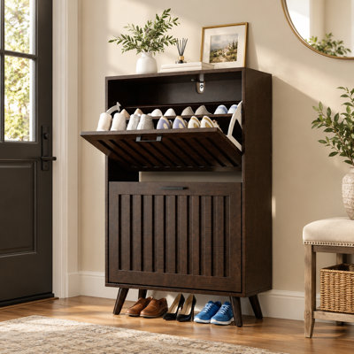 Meuble à chaussures cannelé, rangement étroit pour 12 paires de chaussures avec 2 portes abattantes, poignées en métal, dispositif anti-basculement, organisateur d'entrée pour couloir ou vestibule, brun