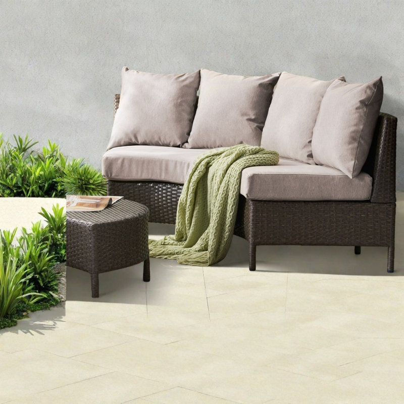 Canapés compacts et confortables pour le patio