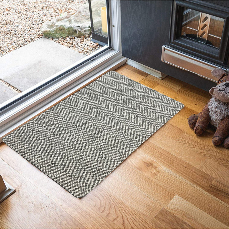 Kyheim Non-Slip Geometric Doormat, Silver
