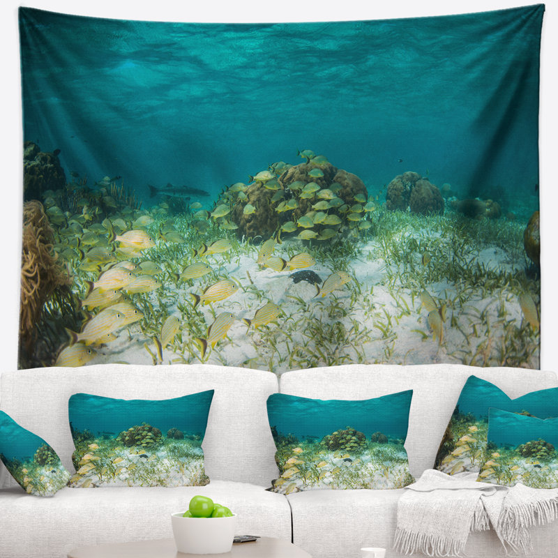 Grunts de polyester en shore de mer avec tapisserie baracuda avec accessoires suspendus inclus, H 78 po x l 92 po