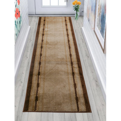 Tapis de couloir beige à poils longs et taille douce sur mesure