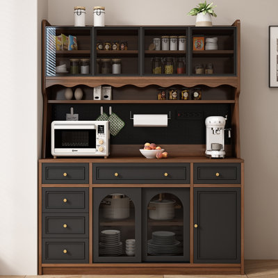 Buffet de 63 po de largeur avec armoire suspendue et prise de courant