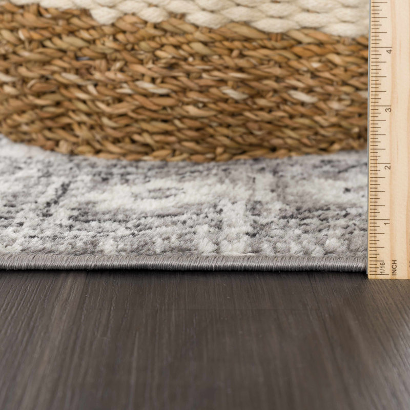 Gershon Oriental Indoor Rug, Runner 2'7" x 7'3"