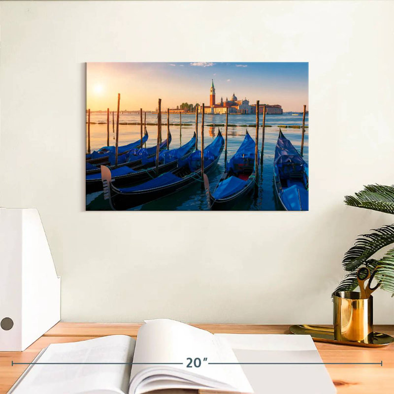 Mehar Gondolas In The Grand Canal, H 8 po x l 12 po