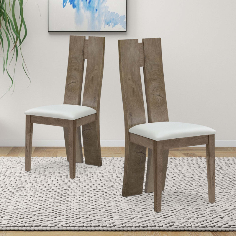 Chaise rembourrée en similicuir