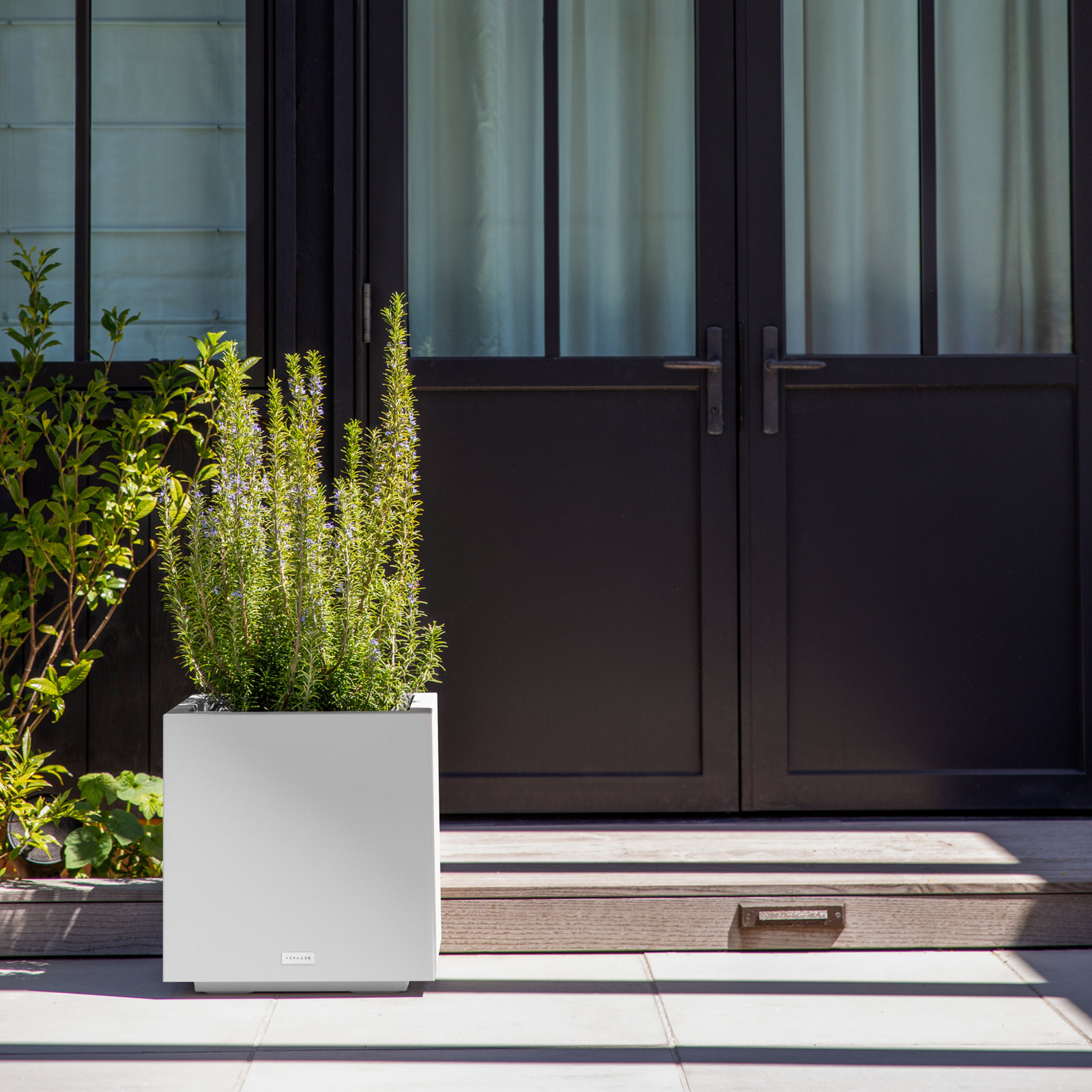21" Planter Box, 22.25" H x 21" W x 21" D, White
