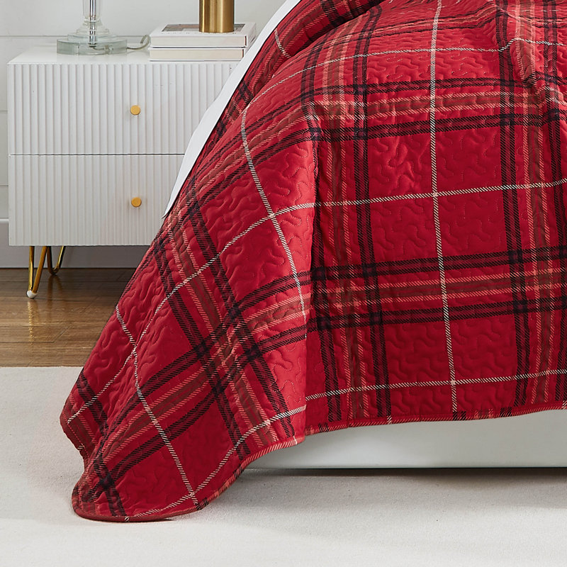 Vilano Plaid Oversized Microfiber Quilt Set by Southshore Fine Linens, King Quilt + 3 King Shams  + 3 Throw Pillows, Red