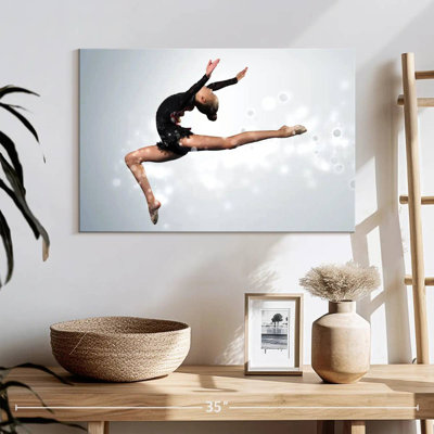 Fille de gymnastique Sireci