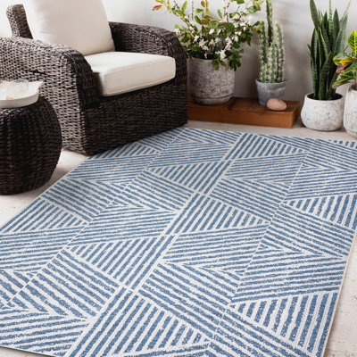 Appistoki Rectangle Chevron Indoor / Outdoor Area Rug