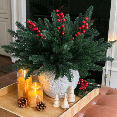 15Pcs Faux Pine Branches Norfolk Stem For Christmas Decoration, Artificial Greenery Plants Pine Needles With Red Berries For Table DIY Home Winter Indoor Vase Real Touch Christmas Decorations