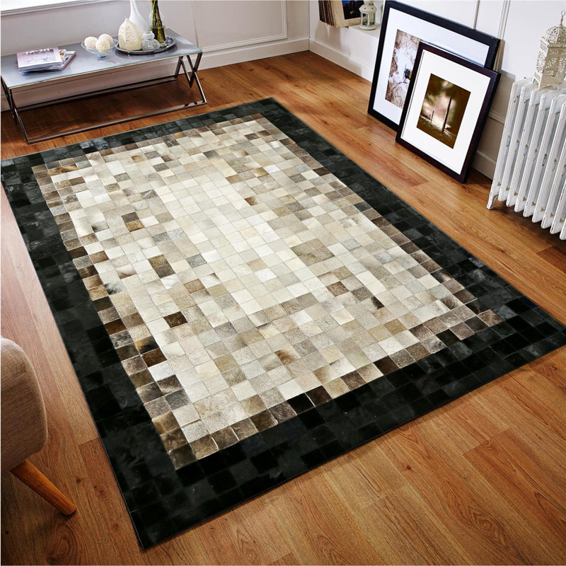 Tapis patchwork en peau de vache véritable avec bordure noire 3 pi x 5 pi, Rectangulaire 3 pi x 5 pi