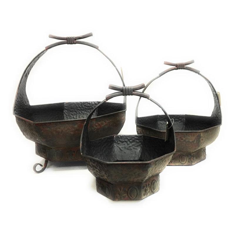 Aubuchon Metal Pot Planter