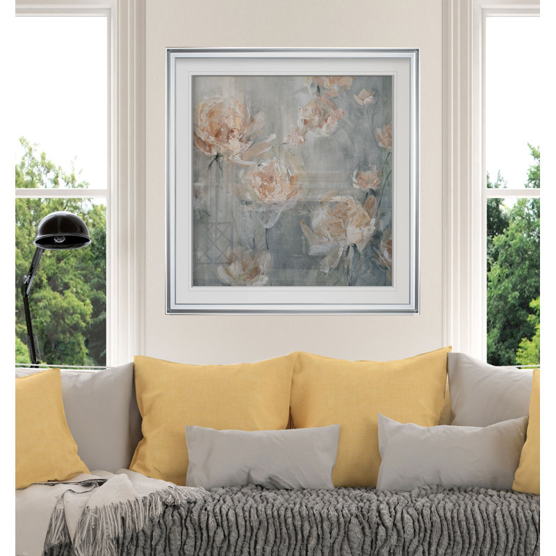 «Rose Mist», reproduction de peinture à l'huile, H 17,5 po x l 17,5 po x P 1,5 po, Encadrement argenté