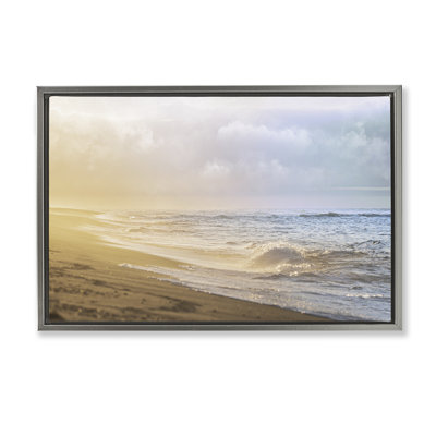 Cadre flottant doux au bord de la mer, design par Marcus Prime