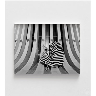 «Striped Dancer» par Shay Lev Ari, reproduction de ballerine, art mural Studio de danse, affiche de danseuse, décoration murale femme