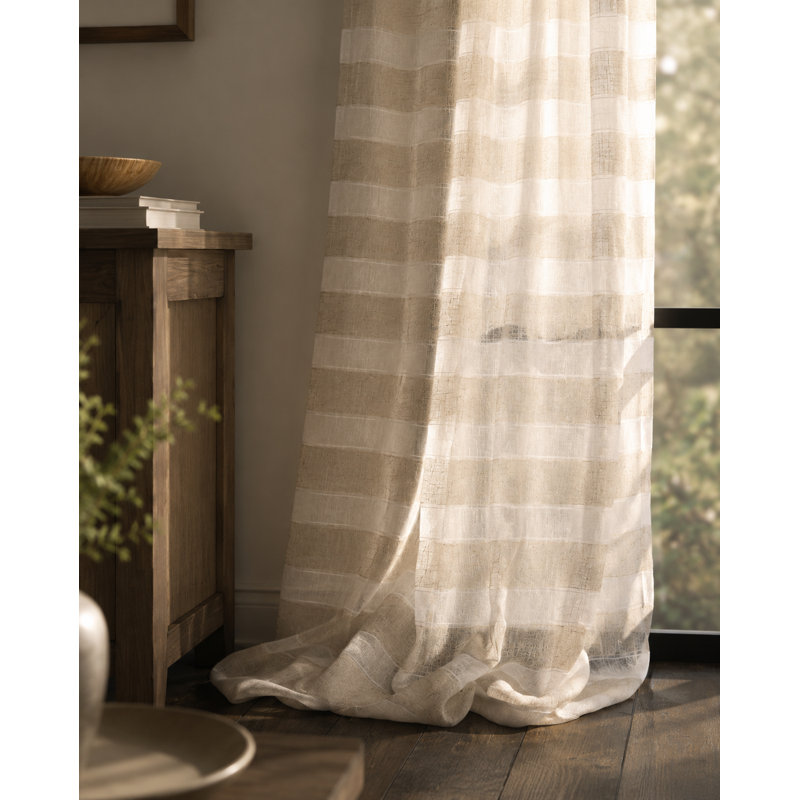 Panneau de rideau simple semi-diaphane avec passe-tringle Haleema Danielle, 54 po x 96 po