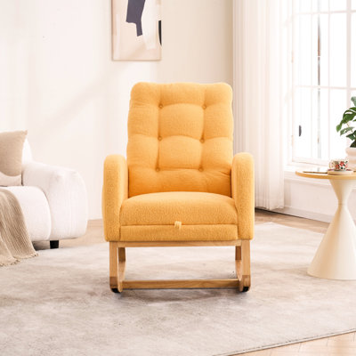 Chaise berçante intérieure jaune avec repose-pieds et dossier haut, bois d'hévéa, pour l'espace de vie de la chambre à coucher, 26,69 x P 38,64 po x 39,05 po, chambre de bébé rembourrée invitante, confortable