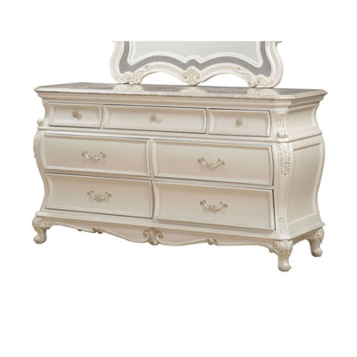 Commode à sept tiroirs