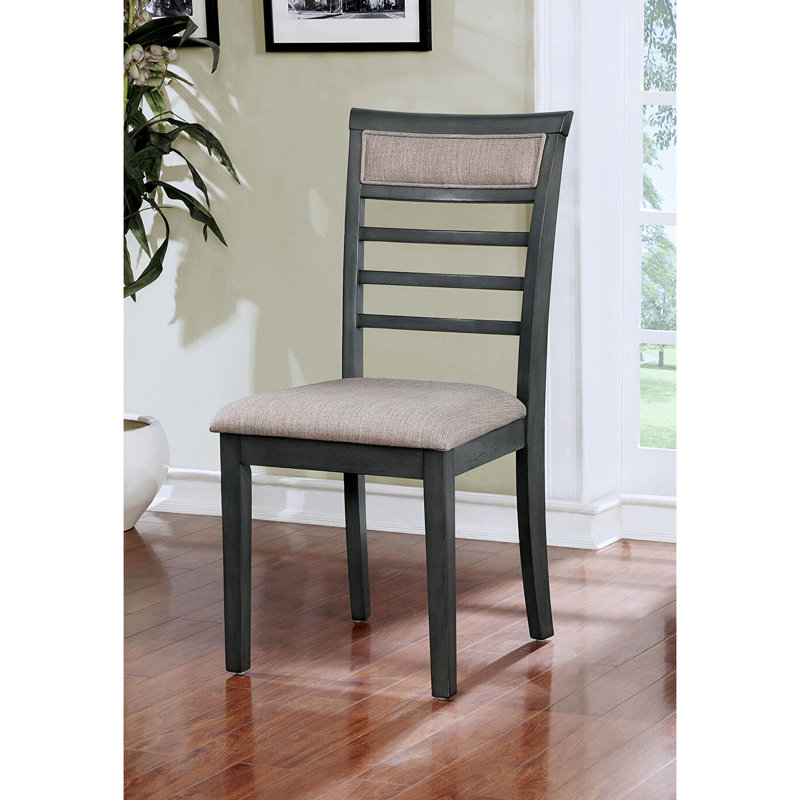 Table de salle à manger 5 pièces, table en bois massif gris vieilli et chaises rembourrées beiges, style transitionnel, 4 places assises pour salle rectangulaire avec structure rembourrée, style moderne