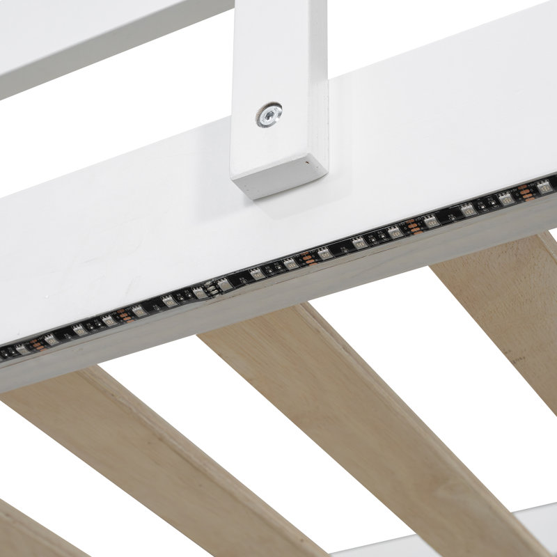 Lit mezzanine rustique Silvara avec escalier de rangement et fenêtre