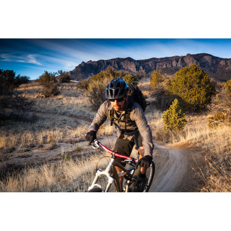 Paysage de vélo de montagne par Amygdala_Imagery, H 8 po x l 12 po