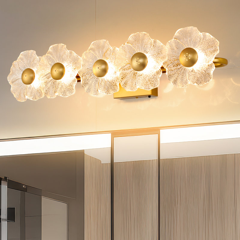 Éclairage pour meuble-lavabo à intensité variable MantoLite, Or, H 8,2 po x l 26,7 po x P 5,9 po, 5 Lights