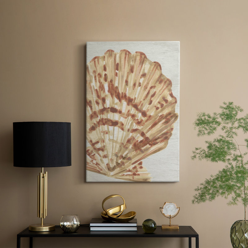 «Vintage Shell Vignette III» - galerie enveloppée de cavas, H 18 po x l 12 po